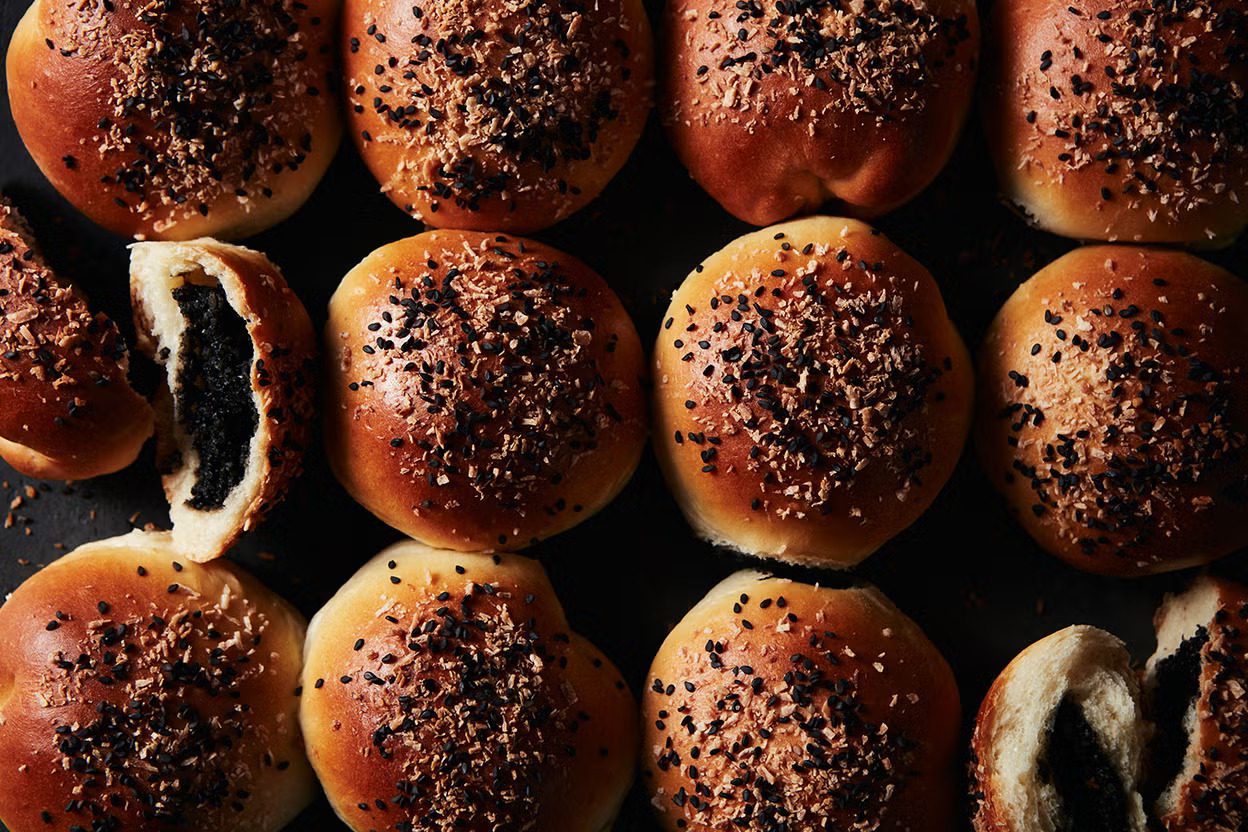 Black-Sesame-Coconut-Buns_1